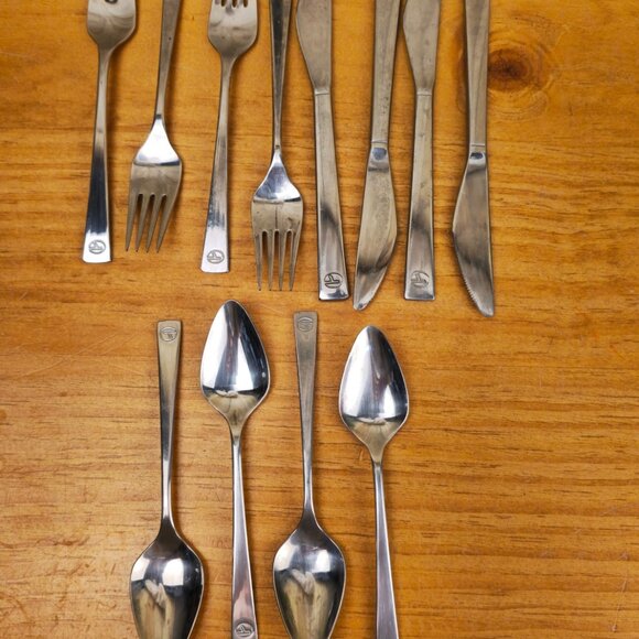 Vintage Eastern Airlines In-Flight Flatware, 4 Spoons, 4 Forks, 4 Knives - Picture 1 of 8
